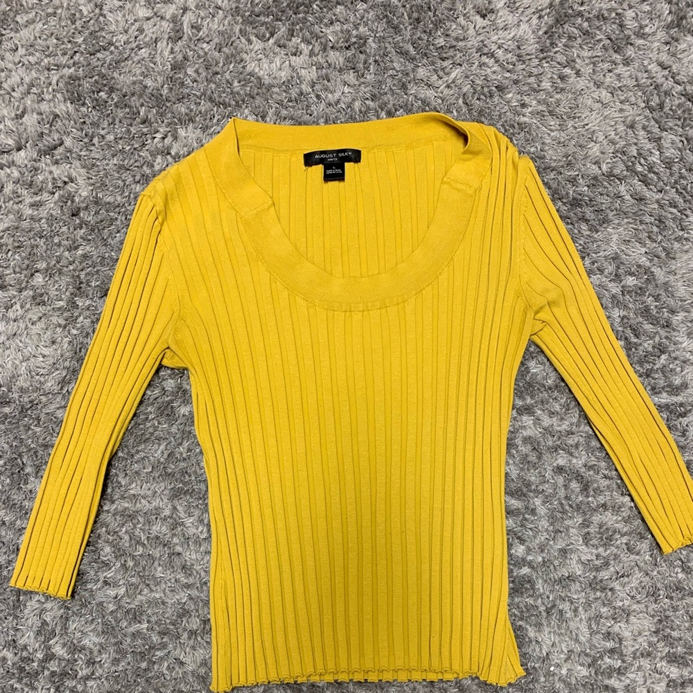 Ribbed yellow shirt